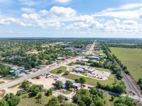 1804 W Cameron Avenue Rockdale TX 76567