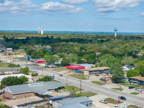 1804 W Cameron Avenue Rockdale TX 76567