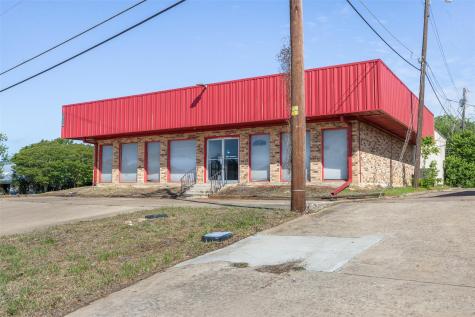 1804 W Cameron Avenue Rockdale TX 76567