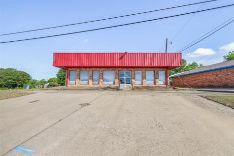 1804 W Cameron Avenue Rockdale TX 76567