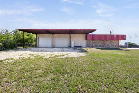 1804 W Cameron Avenue Rockdale TX 76567