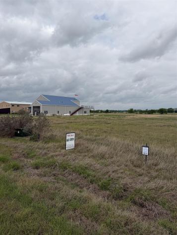 330 Airfield Road Fentress TX 78622
