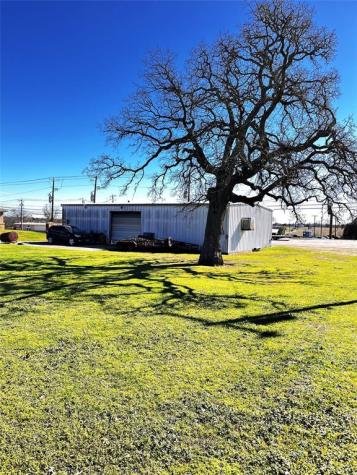 1608 W Cameron Avenue Rockdale TX 76567