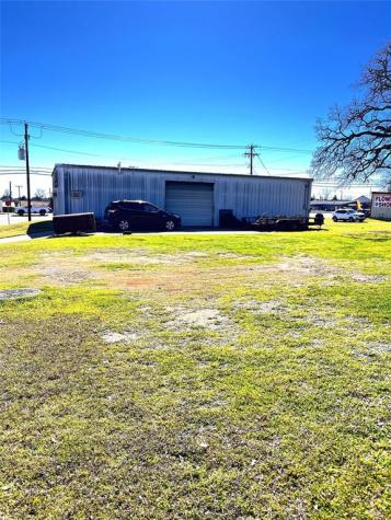 1608 W Cameron Avenue Rockdale TX 76567