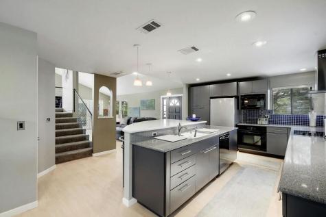 21201 Kathy Lane Spicewood TX 78669