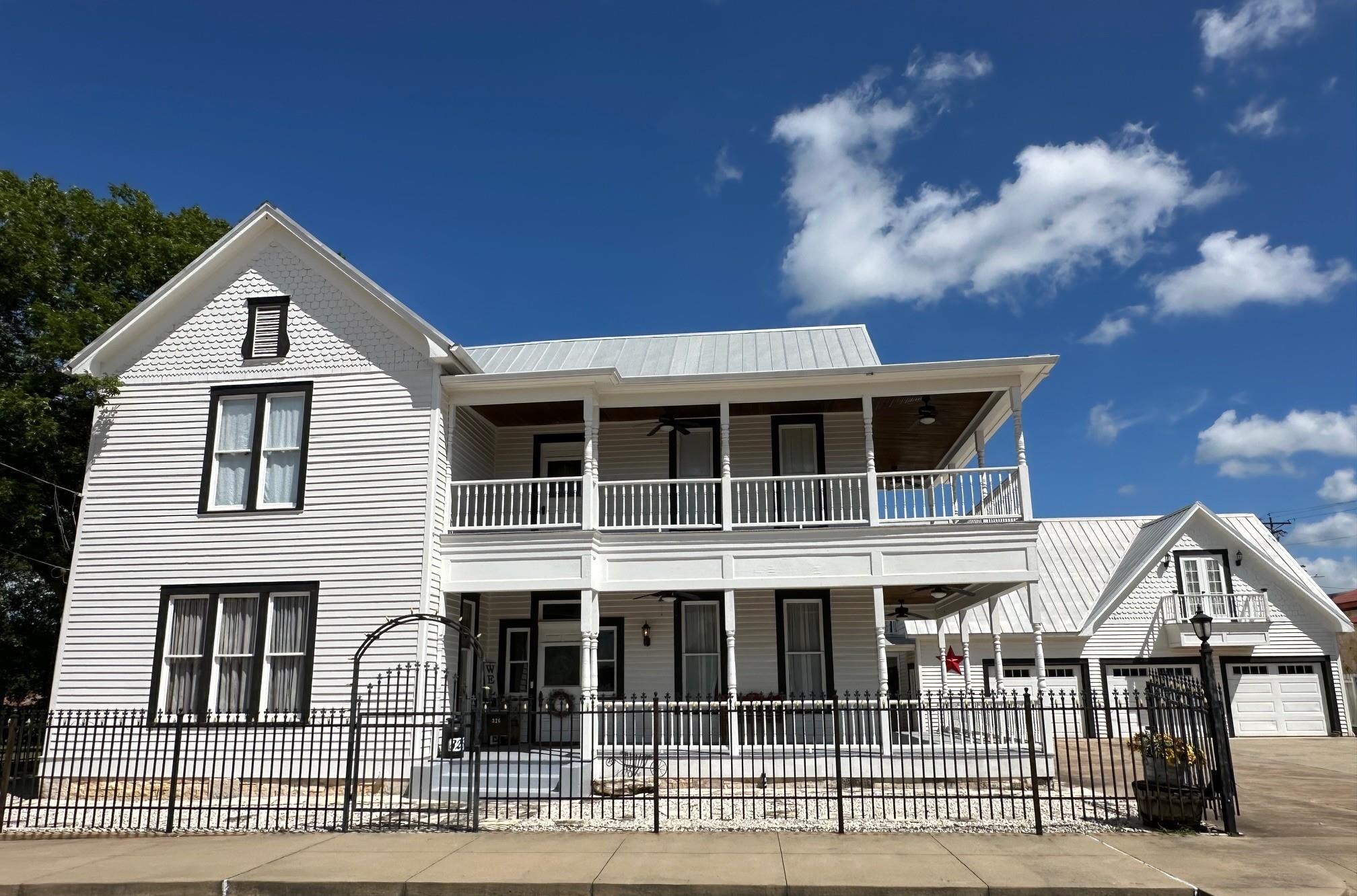 326 W Colorado Street La Grange TX 78945