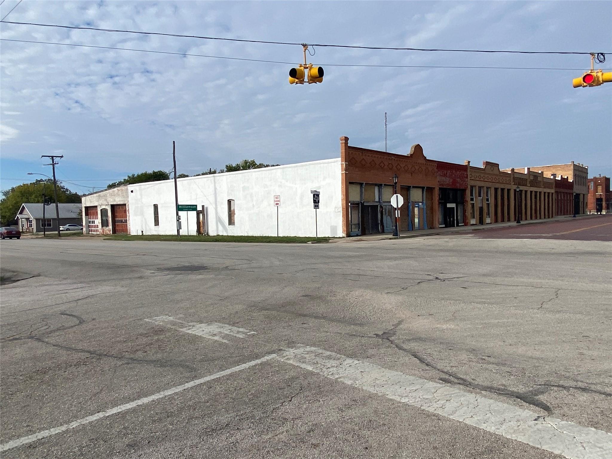 239 E Clark Street Bartlett TX 76511