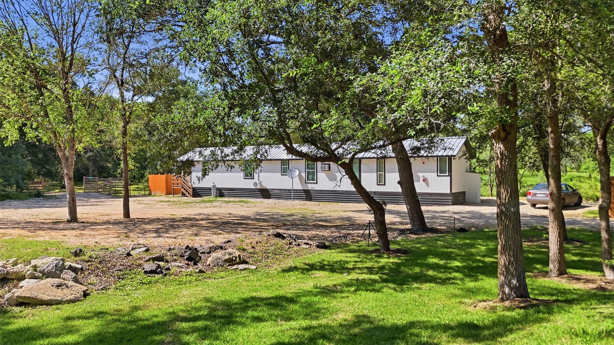 2540 Fm 20 Red Rock TX 78662