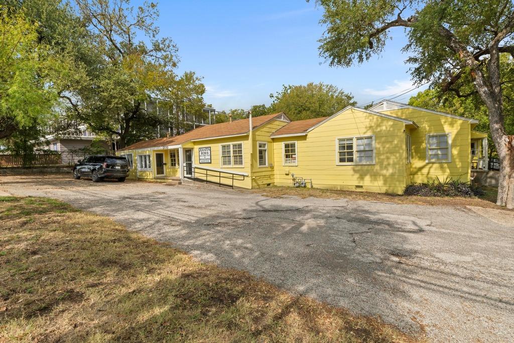 2710 Manor Road Austin TX 78722