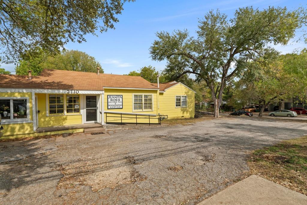 2710 Manor Road Austin TX 78722