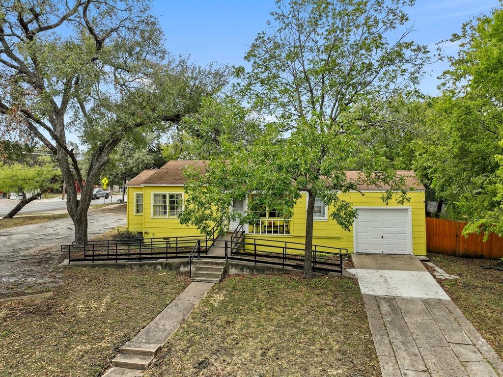 2710 Manor Road Austin TX 78722