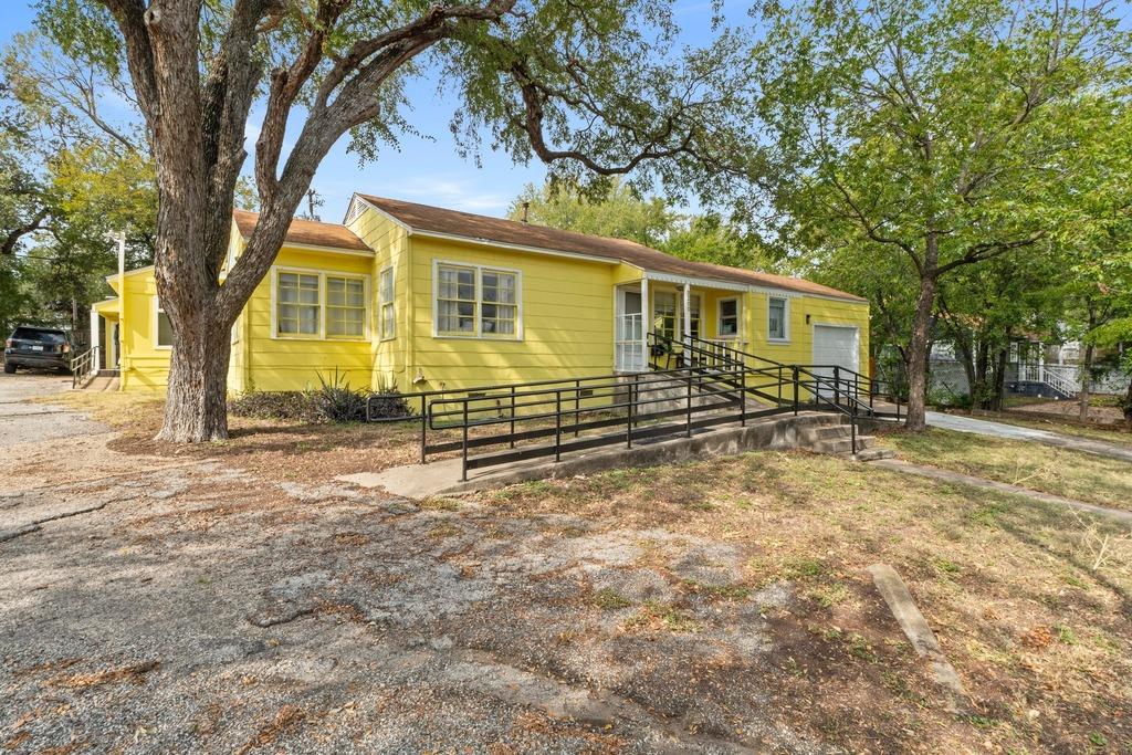 2710 Manor Road Austin TX 78722