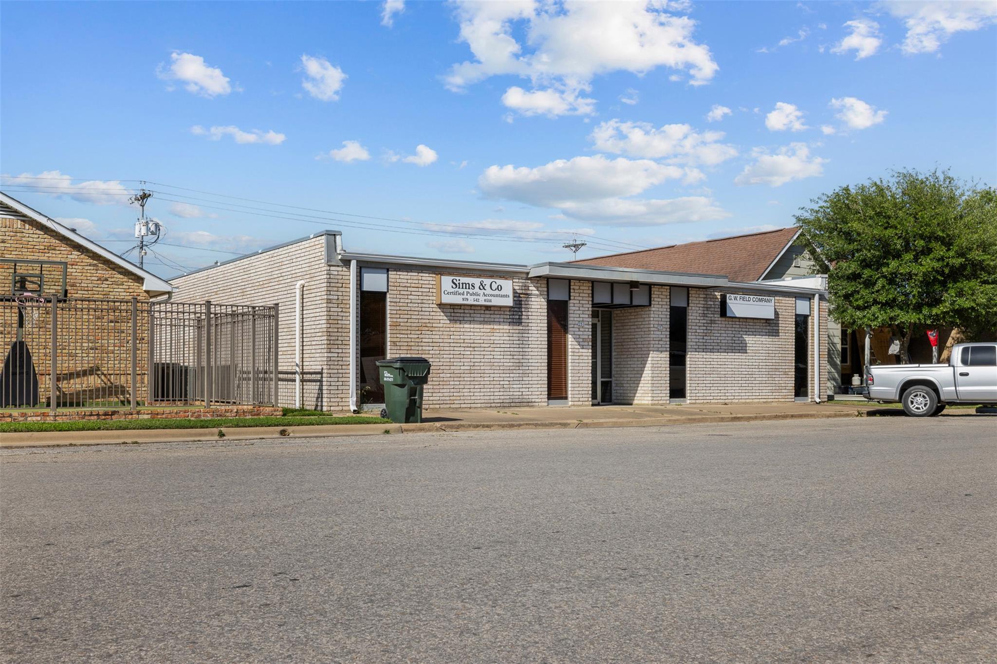 251 E Hempstead Street Giddings TX 78942
