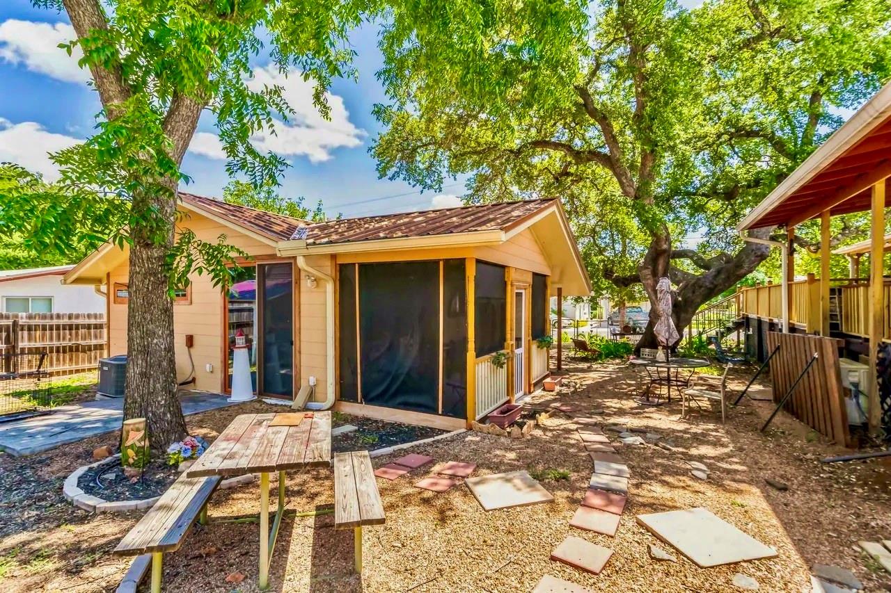 1307 Wright Street Llano TX 78643
