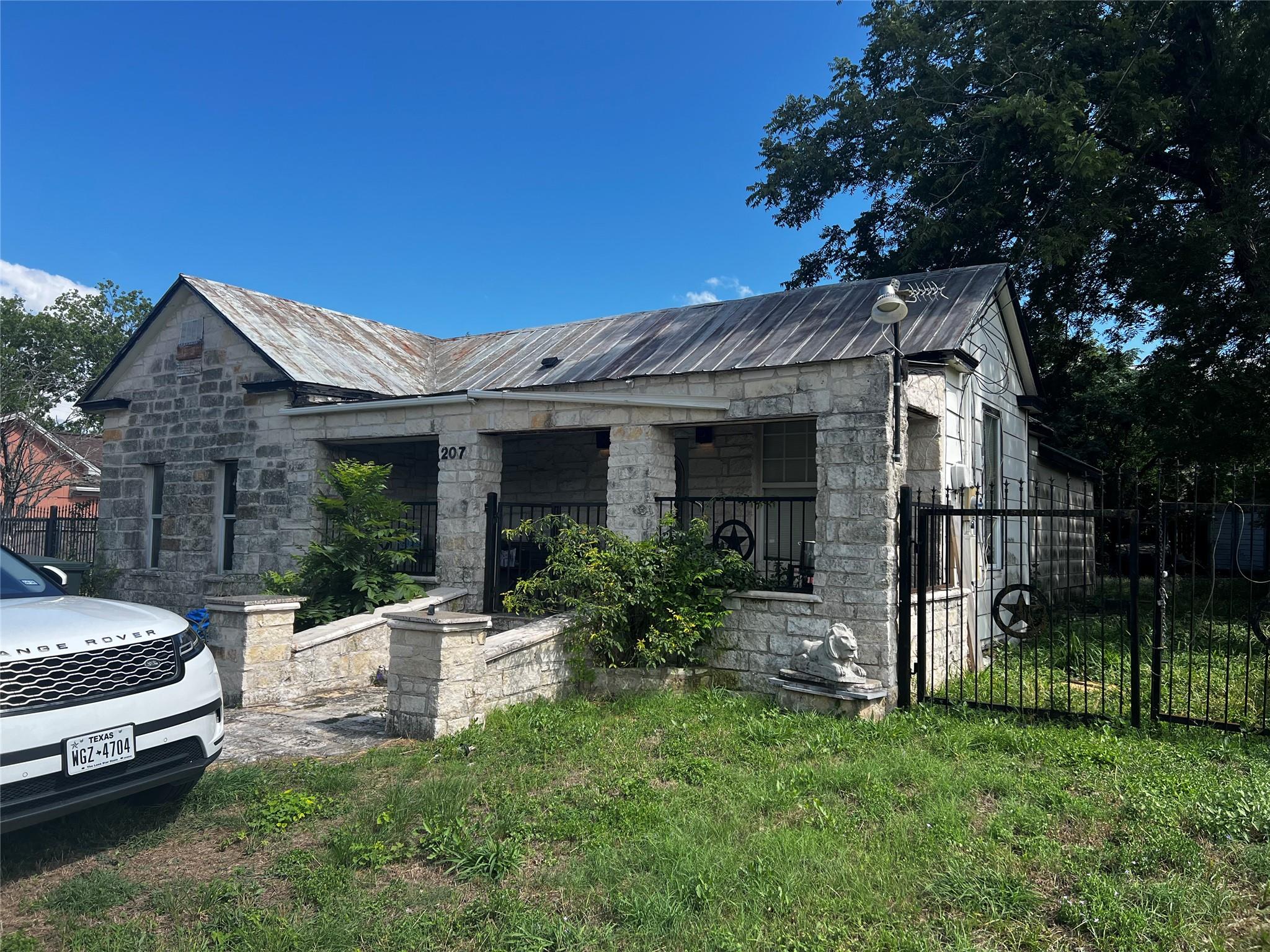 207 Miller Street Kyle TX 78640