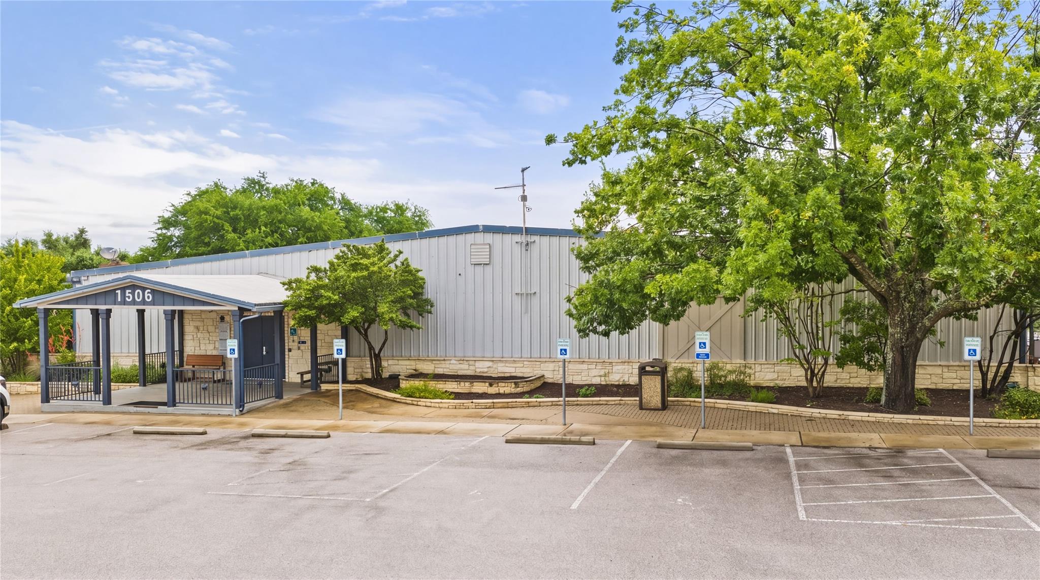 1506 N Us Highway 281 Johnson City TX 78636