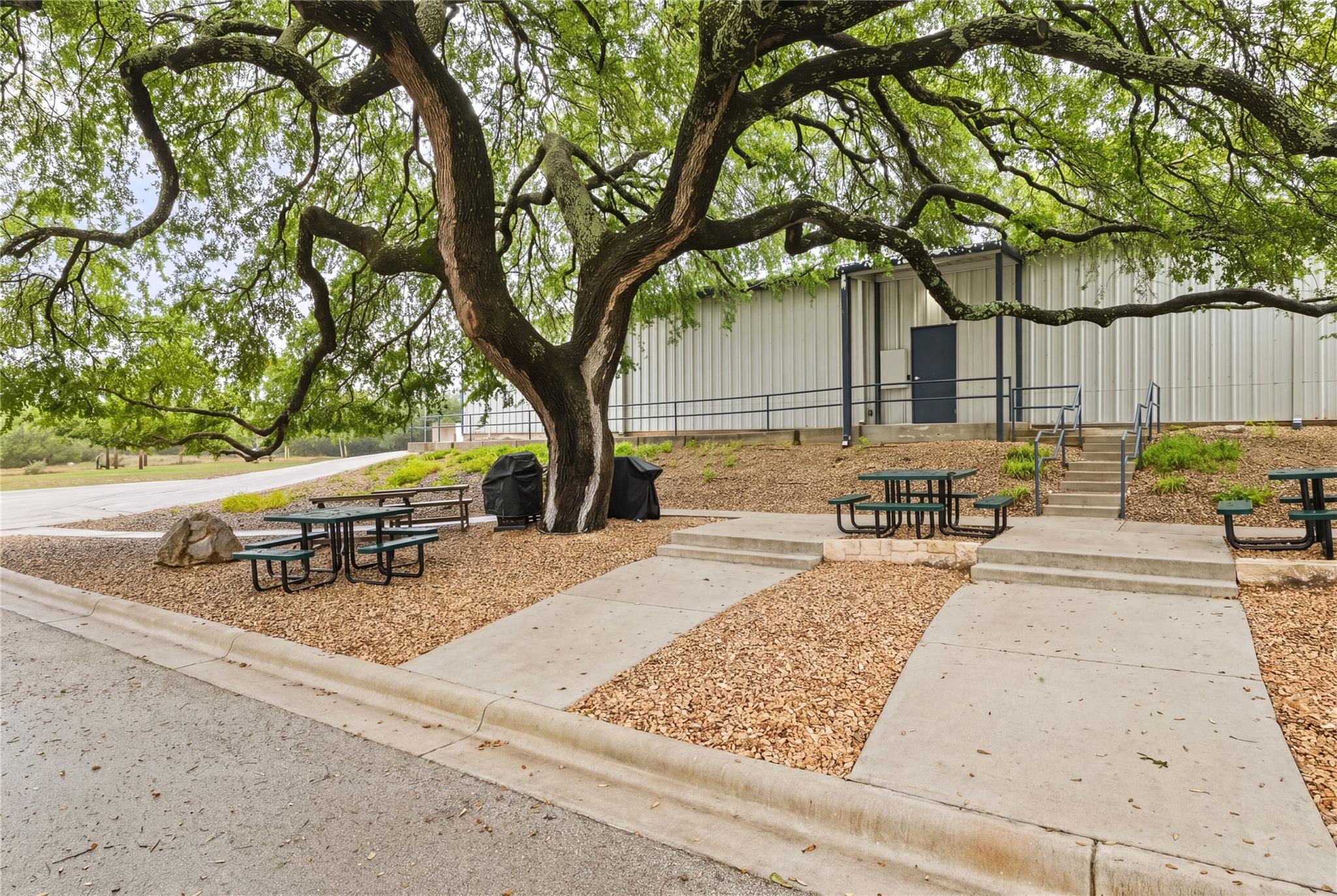 1506 N Us Highway 281 Johnson City TX 78636