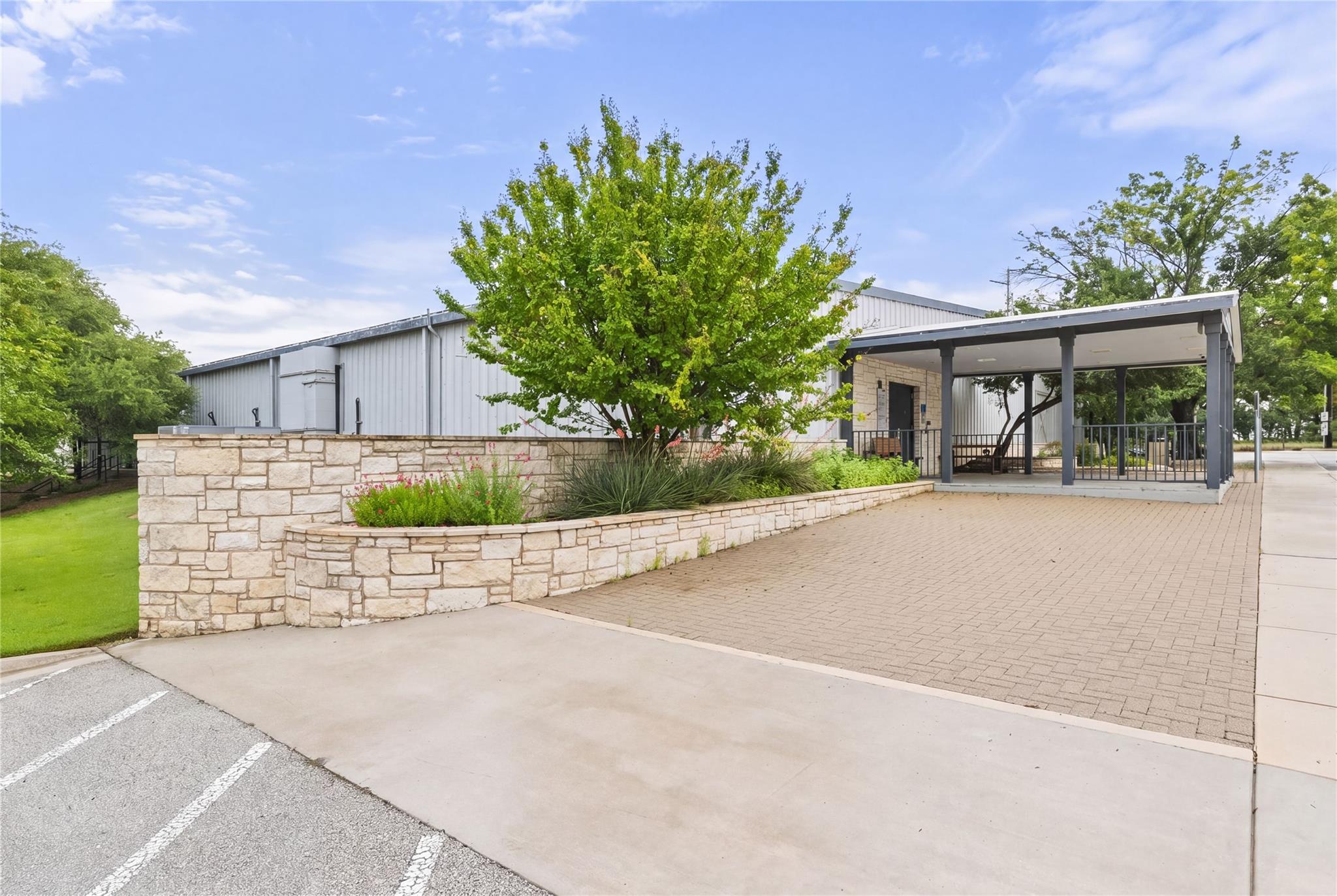 1506 N Us Highway 281 Johnson City TX 78636