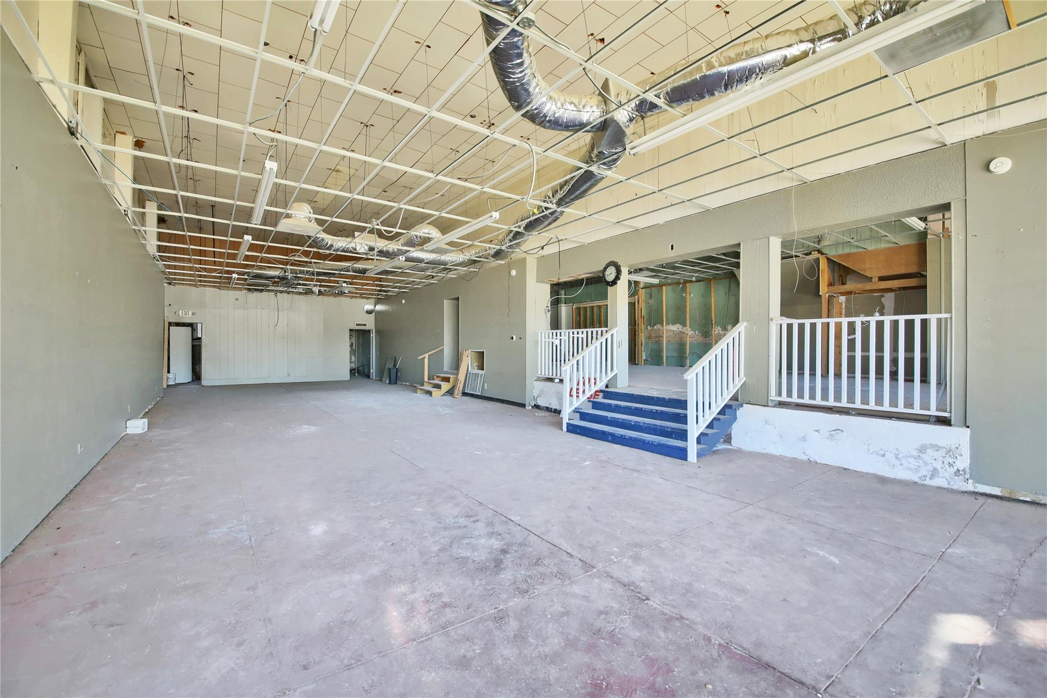 401 N Main Street Taylor TX 76574