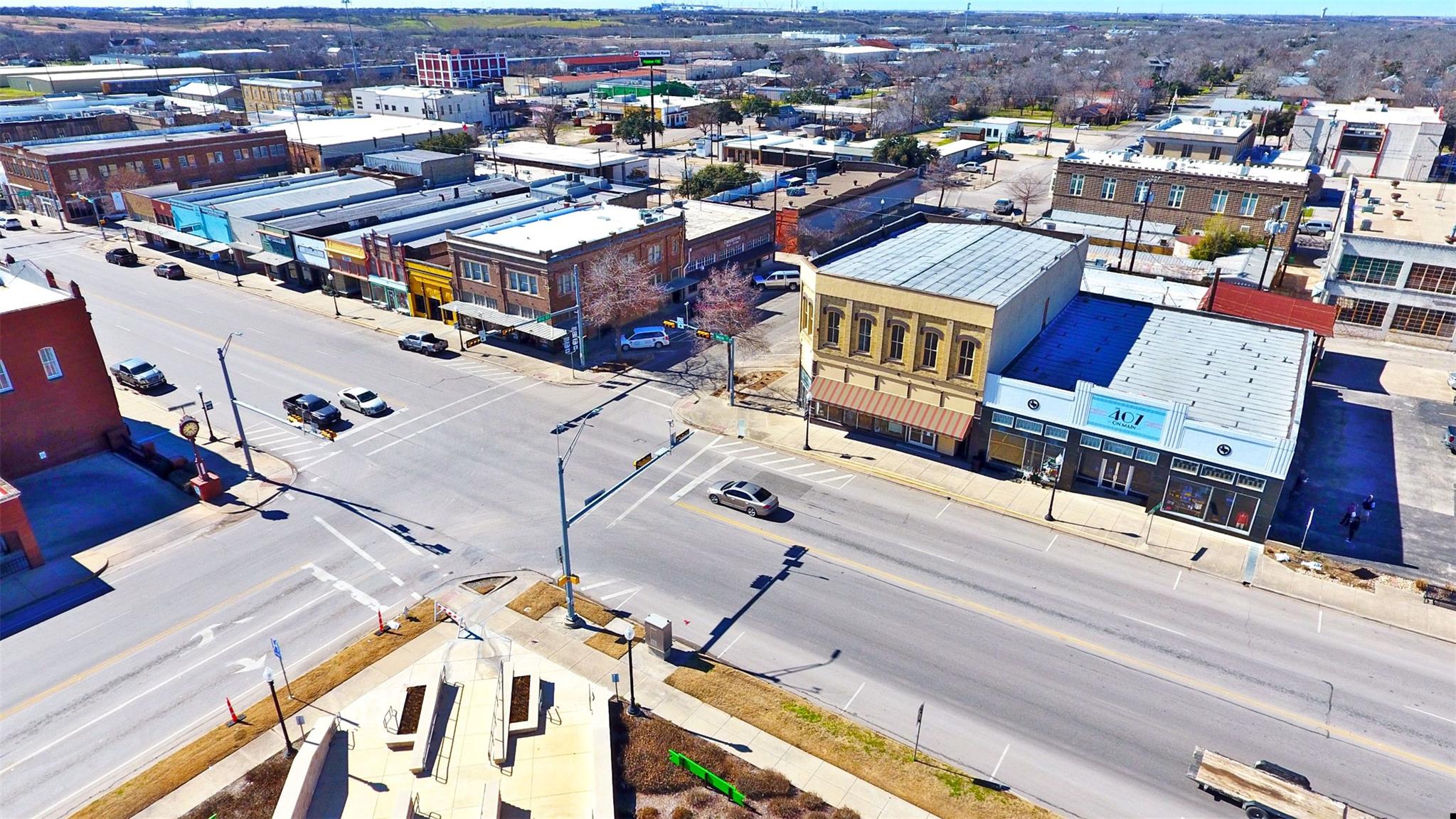 401 N Main Street Taylor TX 76574