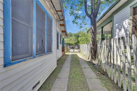 1006 E Cesar Chavez Street Austin TX 78702