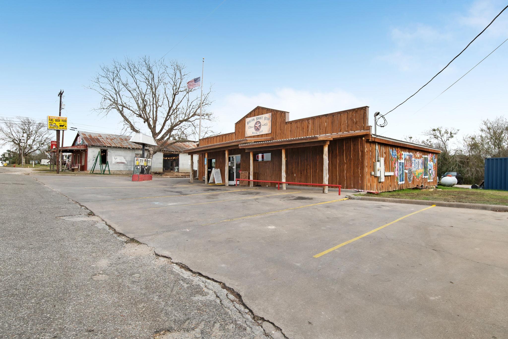 12390 Fm 390 Road W Burton TX 77835