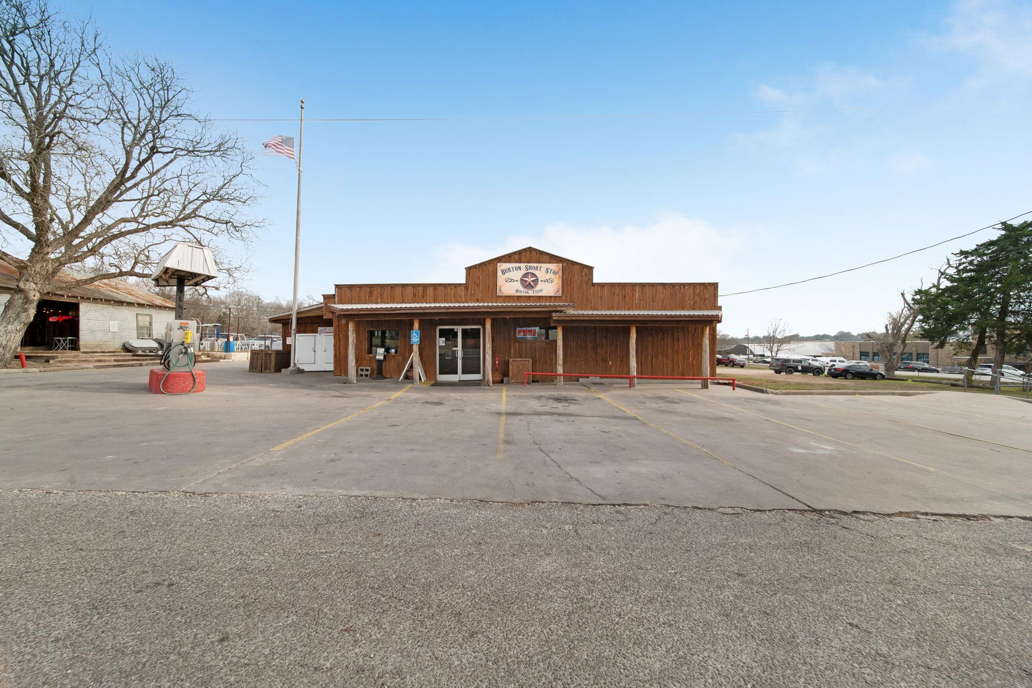 12390 Fm 390 Road W Burton TX 77835