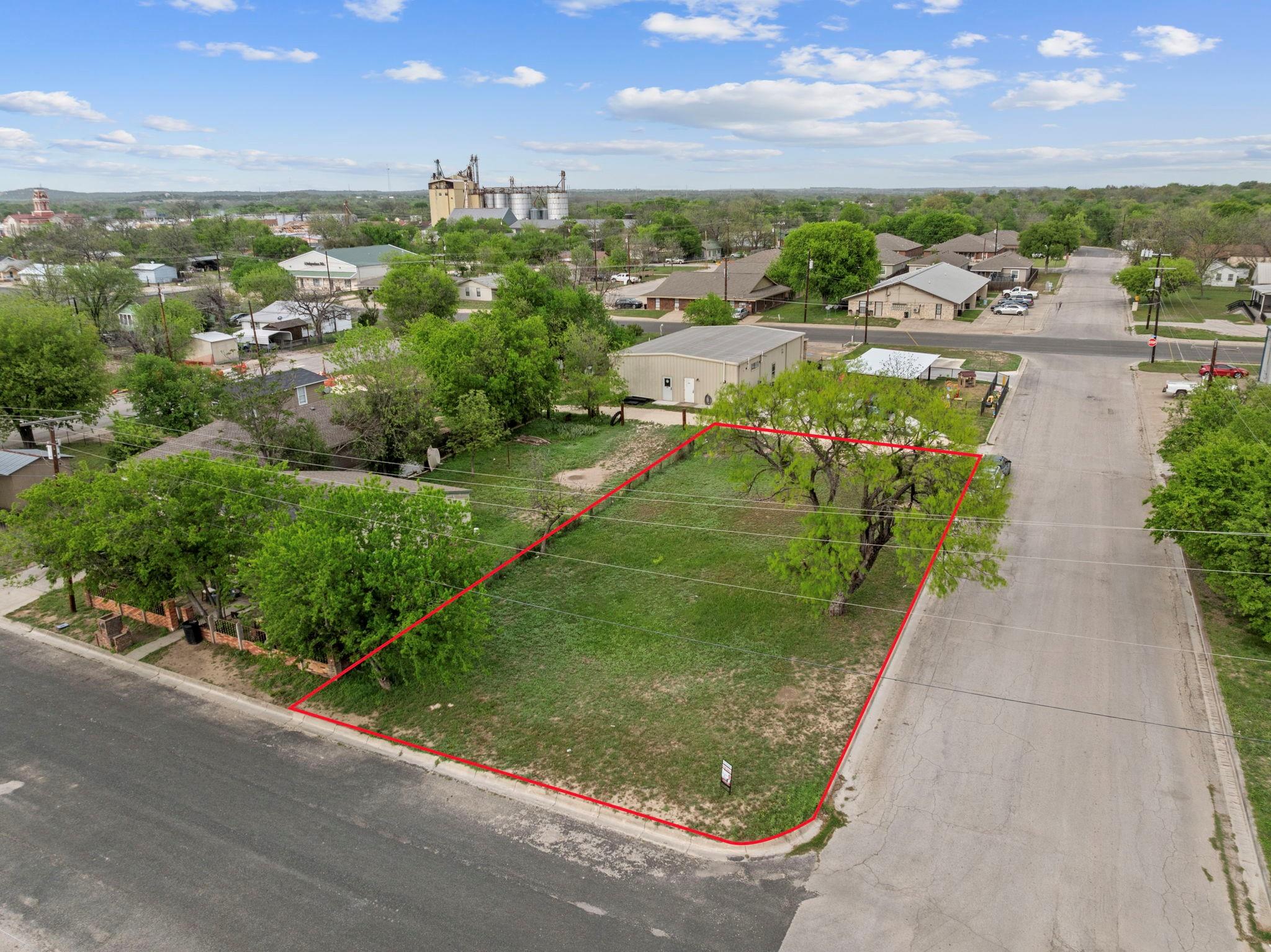 807 S Main Street Lampasas TX 76550
