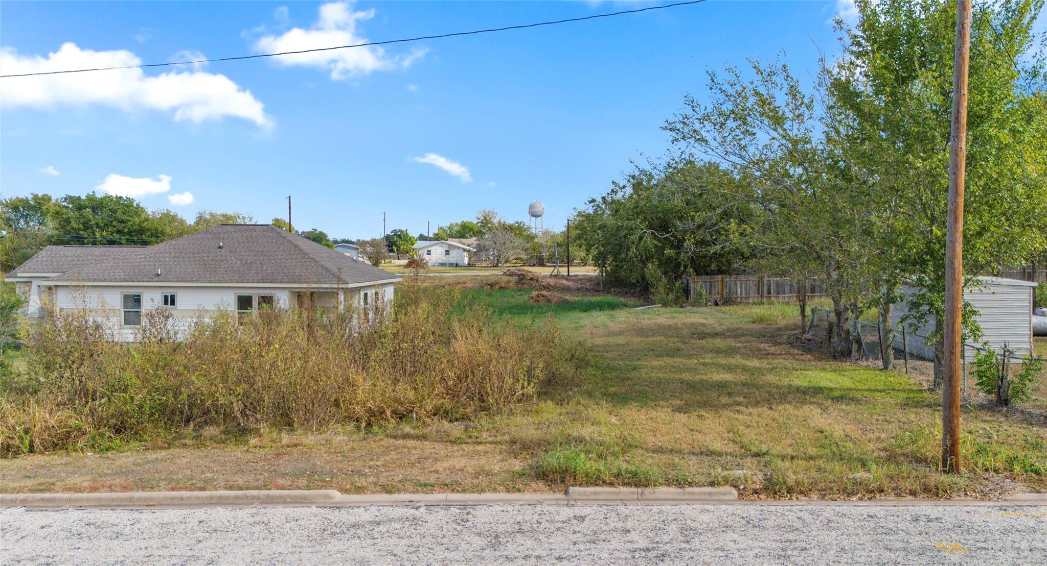366 N Dallas Street Giddings TX 78942