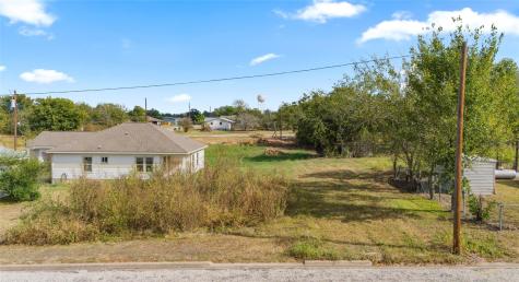 366 N Dallas Street Giddings TX 78942