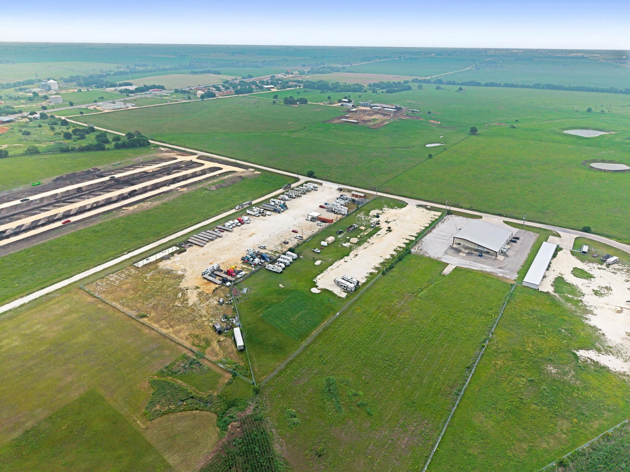 2733 County Road 374 Road Taylor TX 76574