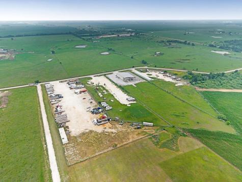 2733 County Road 374 Road Taylor TX 76574
