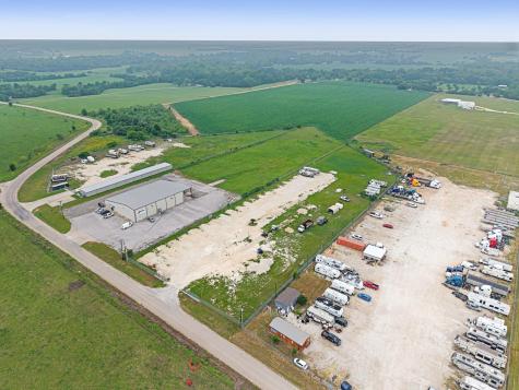 2733 County Road 374 Road Taylor TX 76574