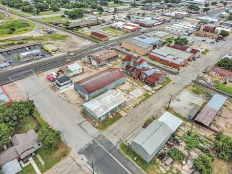 136 S Caldwell-e Street Giddings TX 78942