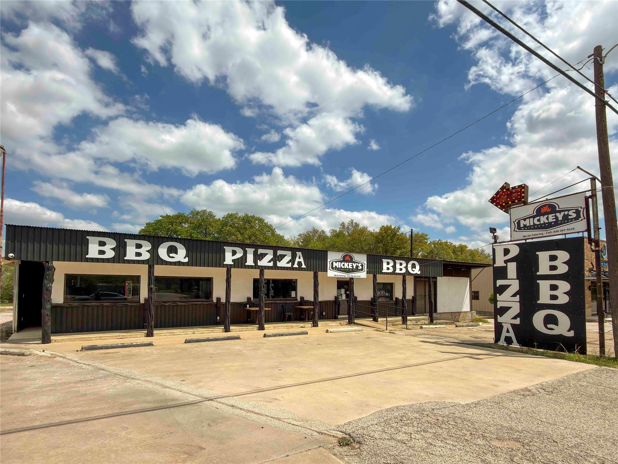 211 S Us Highway 281 Johnson City TX 78636