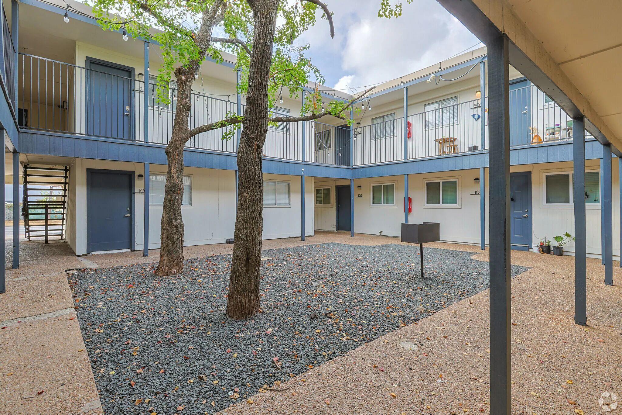 3138 Manor Road Austin TX 78723