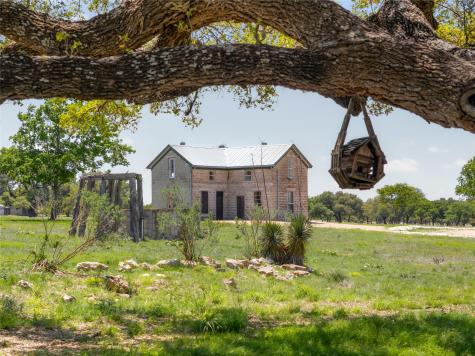 9695 W Us 290 Highway Hye TX 78635