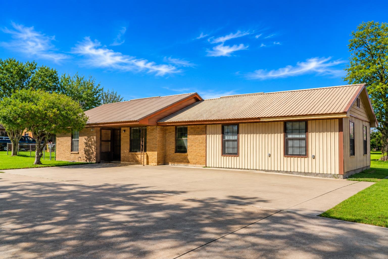 4959 Us Highway 90 Alleyton TX 78935