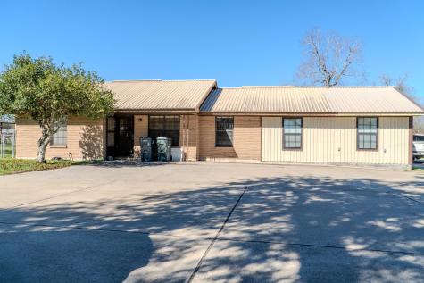 4959 Us Highway 90 Alleyton TX 78935
