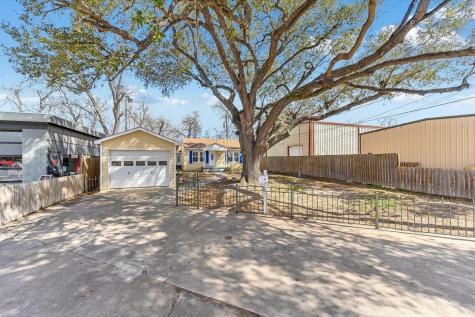 318 NW Loop 230 Highway Smithville TX 78957