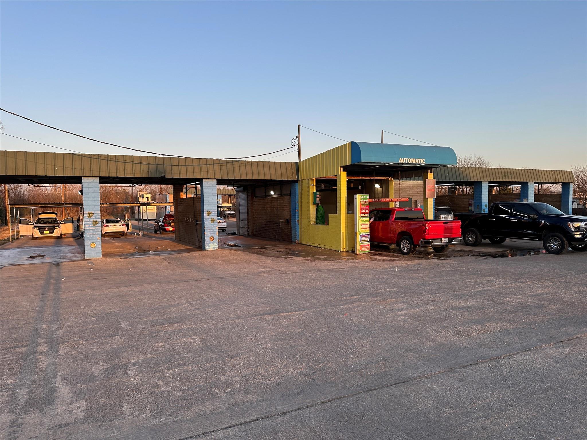 1806 N Main Street Taylor TX 76574