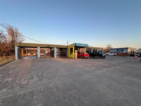 1806 N Main Street Taylor TX 76574