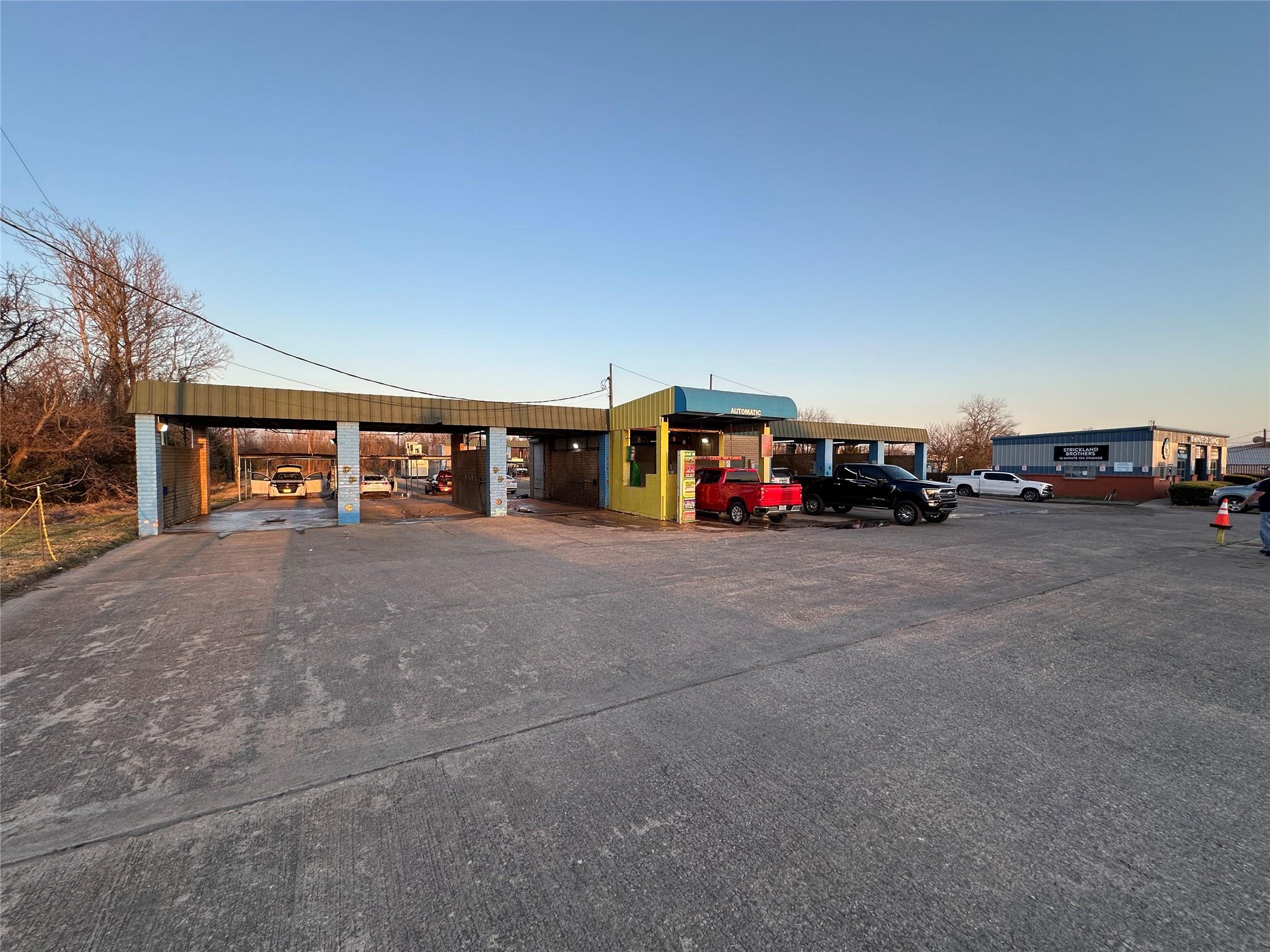 1806 N Main Street Taylor TX 76574