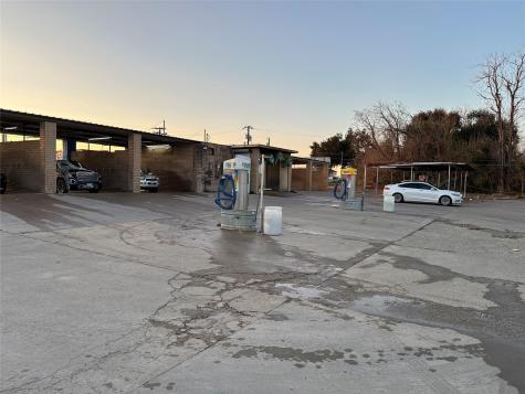 1806 N Main Street Taylor TX 76574