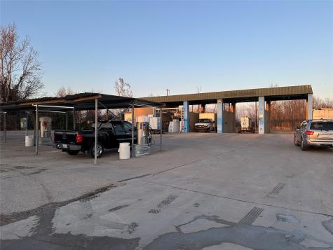 1806 N Main Street Taylor TX 76574