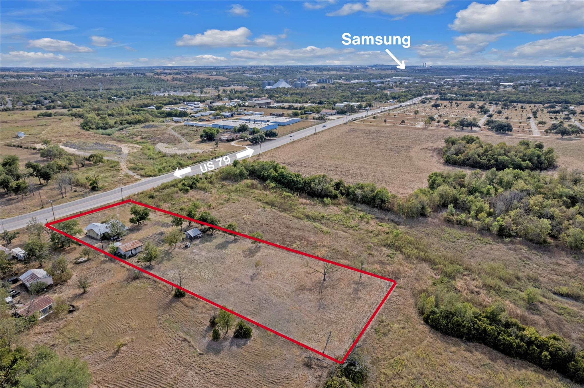 1607 E 4th Street Taylor TX 76574