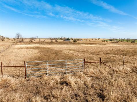 2927 County Road 302 Bartlett TX 76511