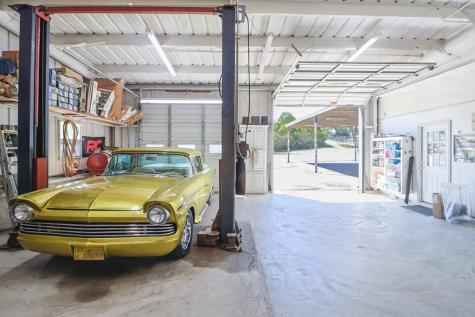 415 State Highway 36 S Highway Caldwell TX 77836