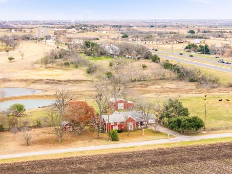 1201 S Rio Grande Street Taylor TX 76574