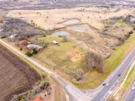 1201 S Rio Grande Street Taylor TX 76574